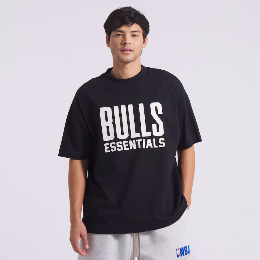 Unisex Chicago Bulls Fear of God Black NBA x ESSENTIALS T-Shirt - Puhuasuan