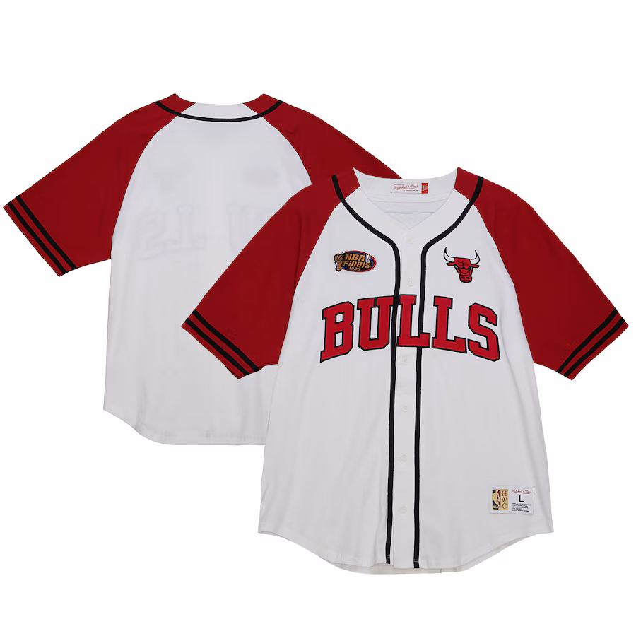Men's Chicago Bulls  Mitchell & Ness White Practice Day Baseball Jersey - Puhuasuan