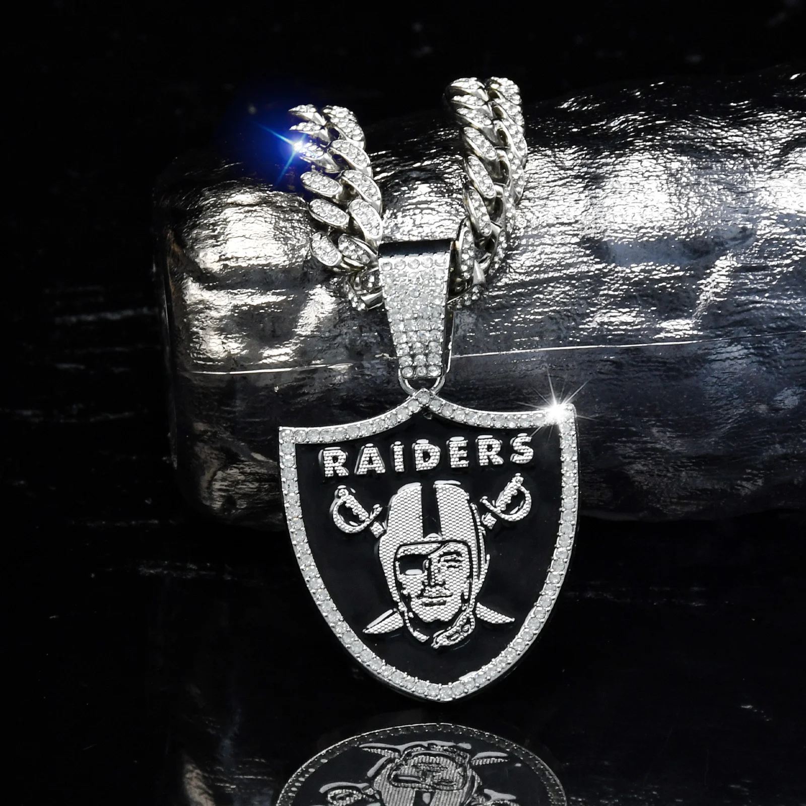 Las Vegas Raiders Football Necklace - Puhuasuan