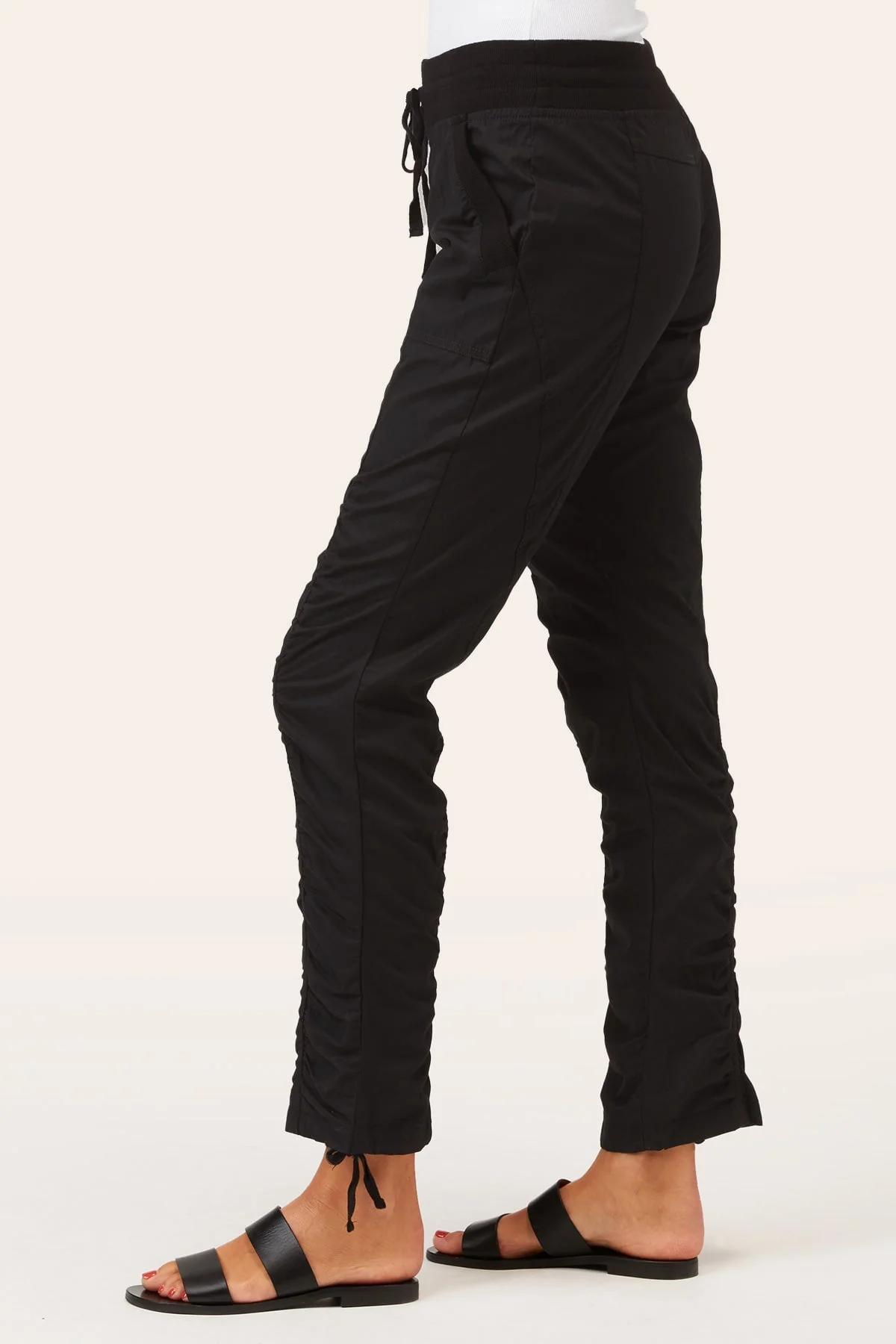 Jules Pant - Puhuasuan