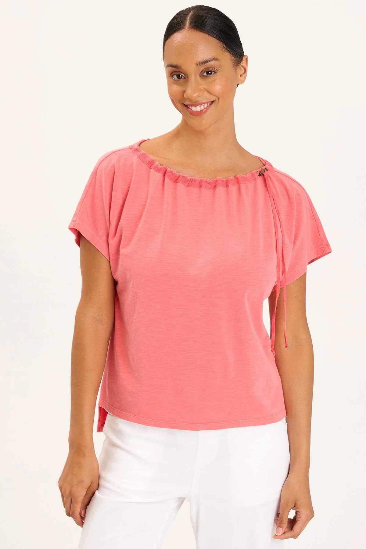 Exelda Tee - Puhuasuan