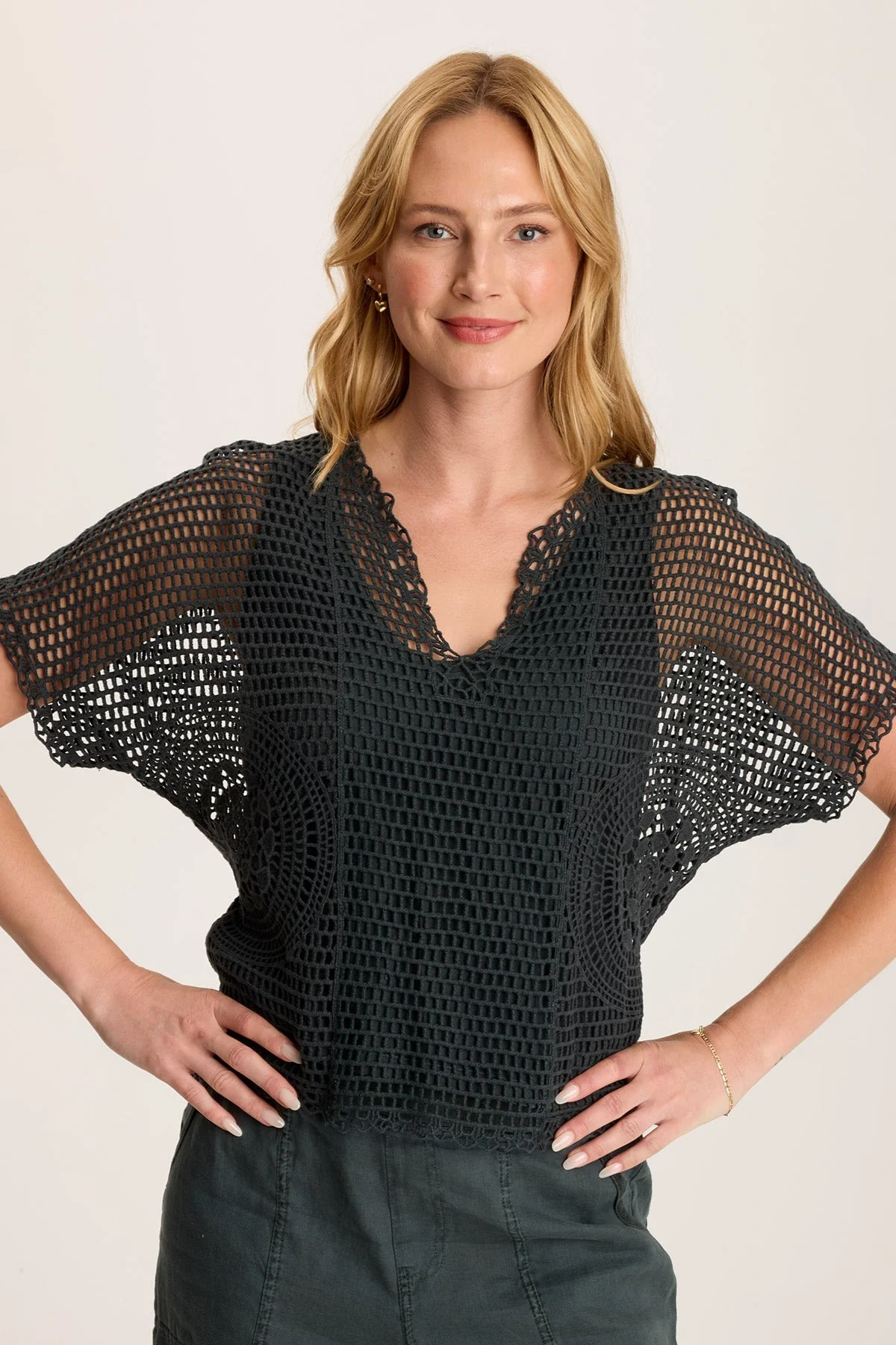 Centre Crochet Layered Top - Puhuasuan