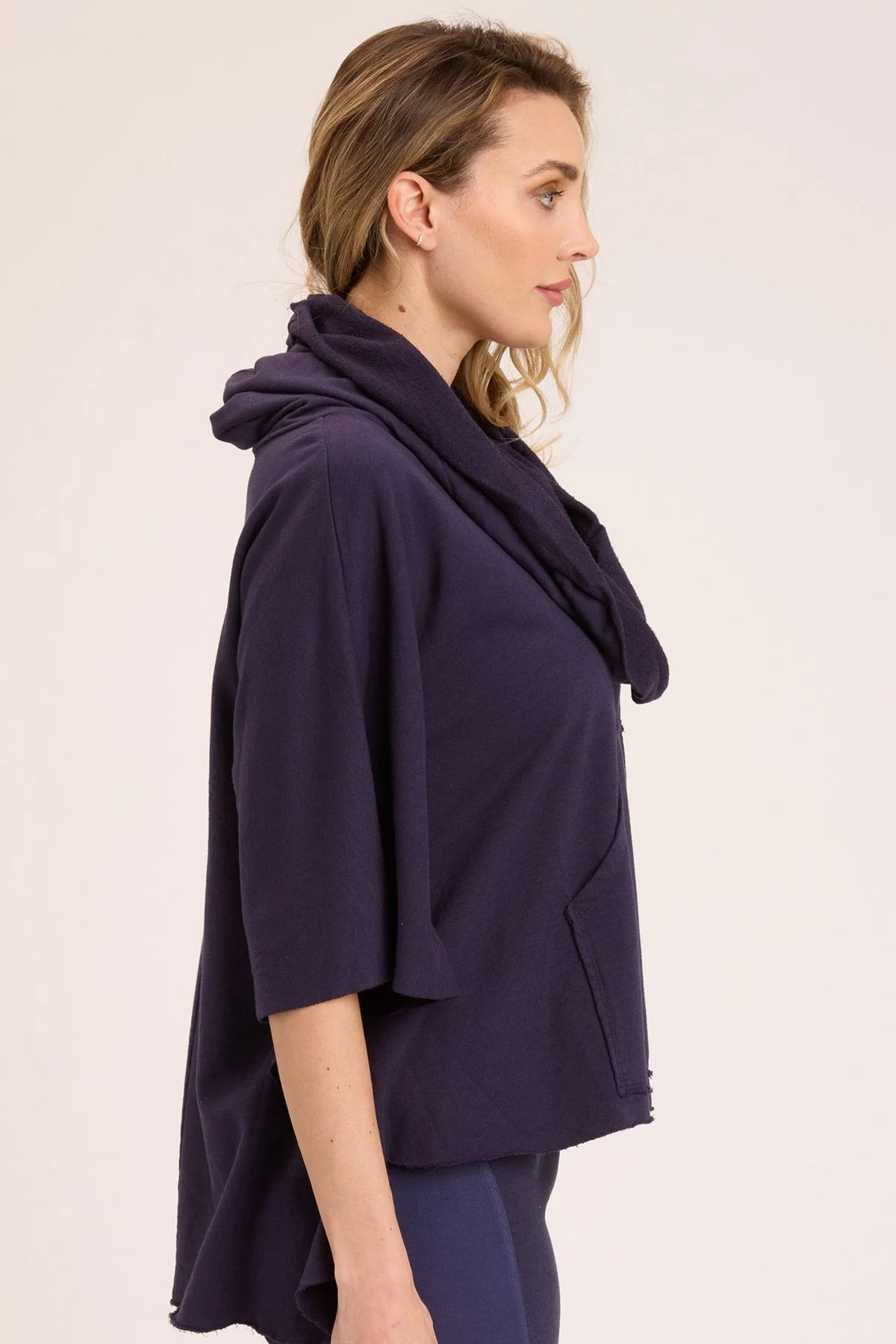 Paige Poncho - Puhuasuan