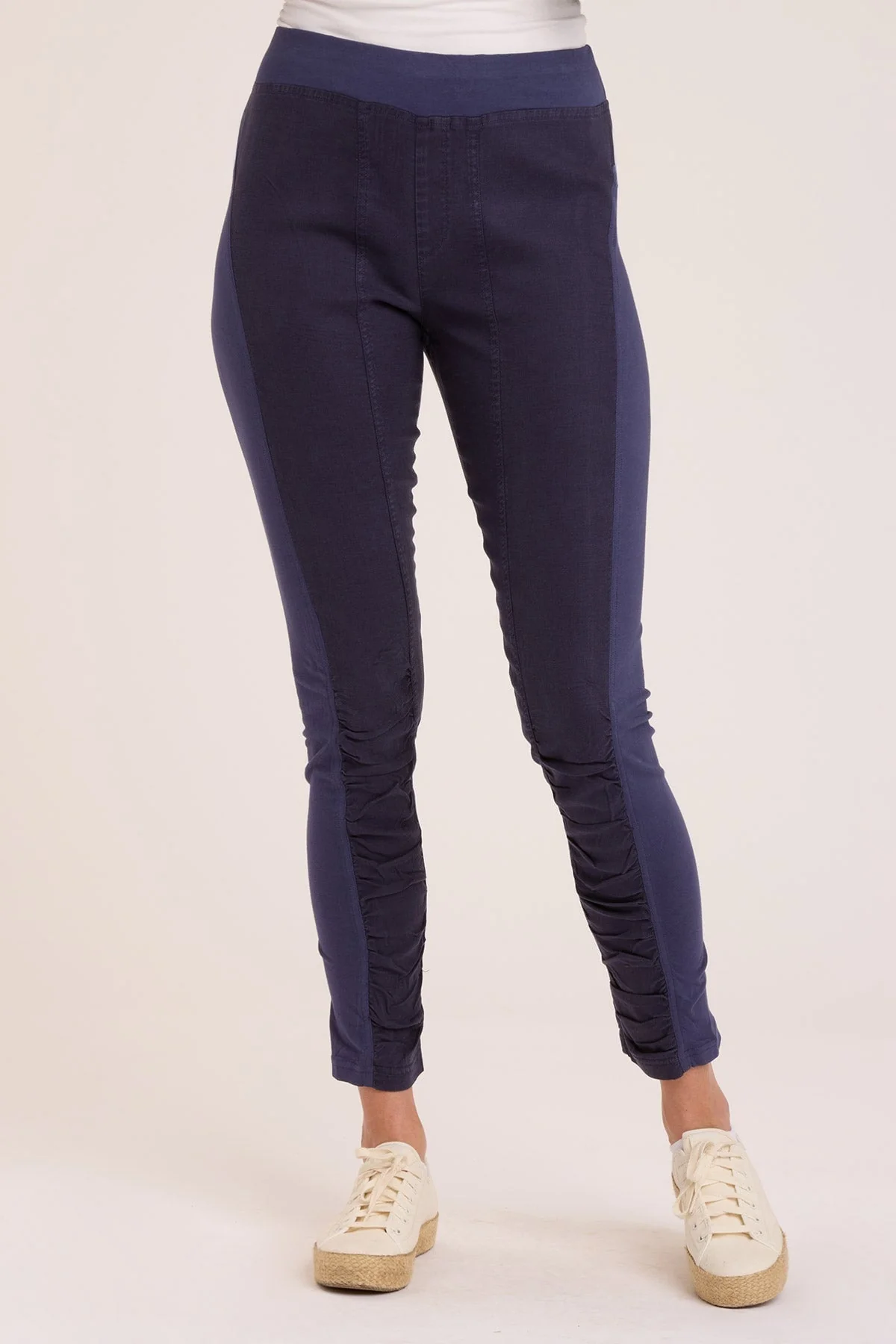 Twill Alexa Legging - Puhuasuan