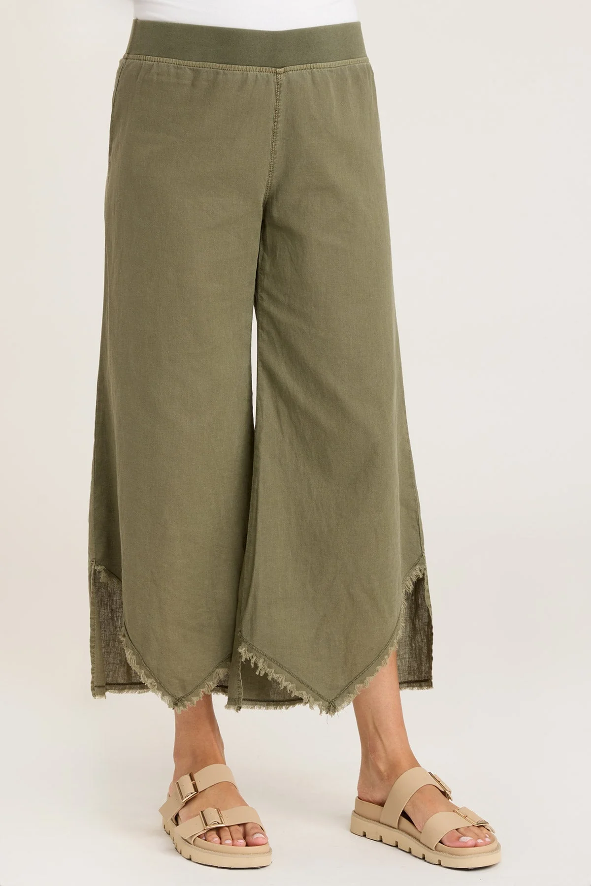 Astri Pant - Puhuasuan