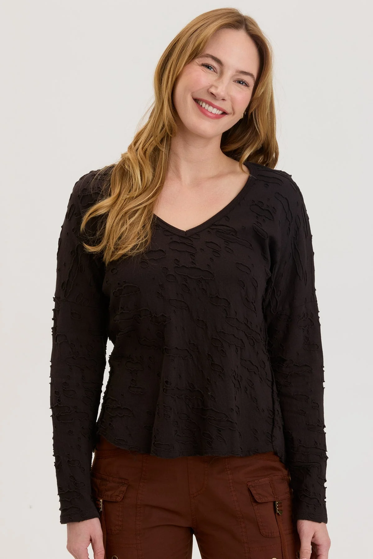 Pavel V-Neck - Puhuasuan