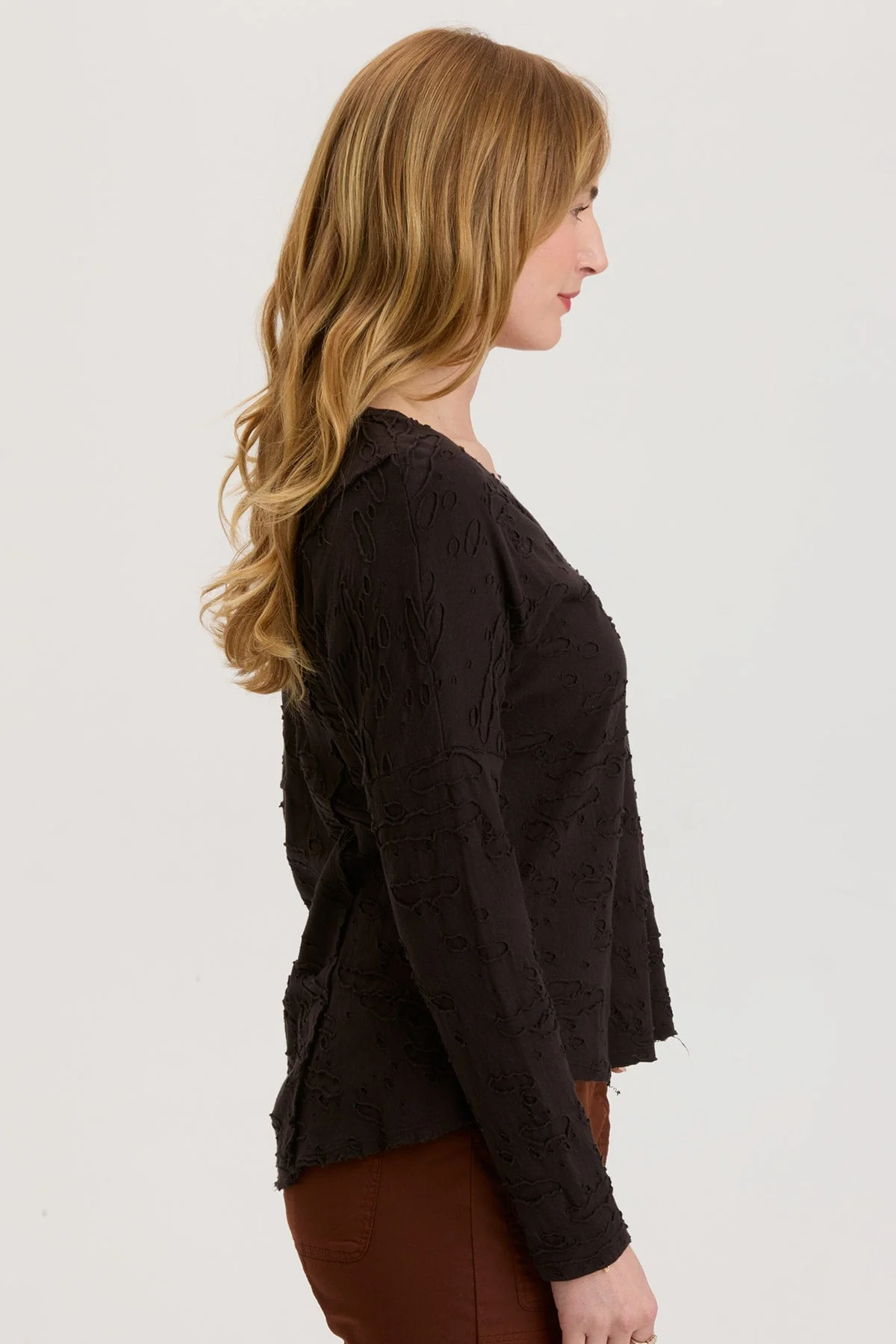 Pavel V-Neck - Puhuasuan