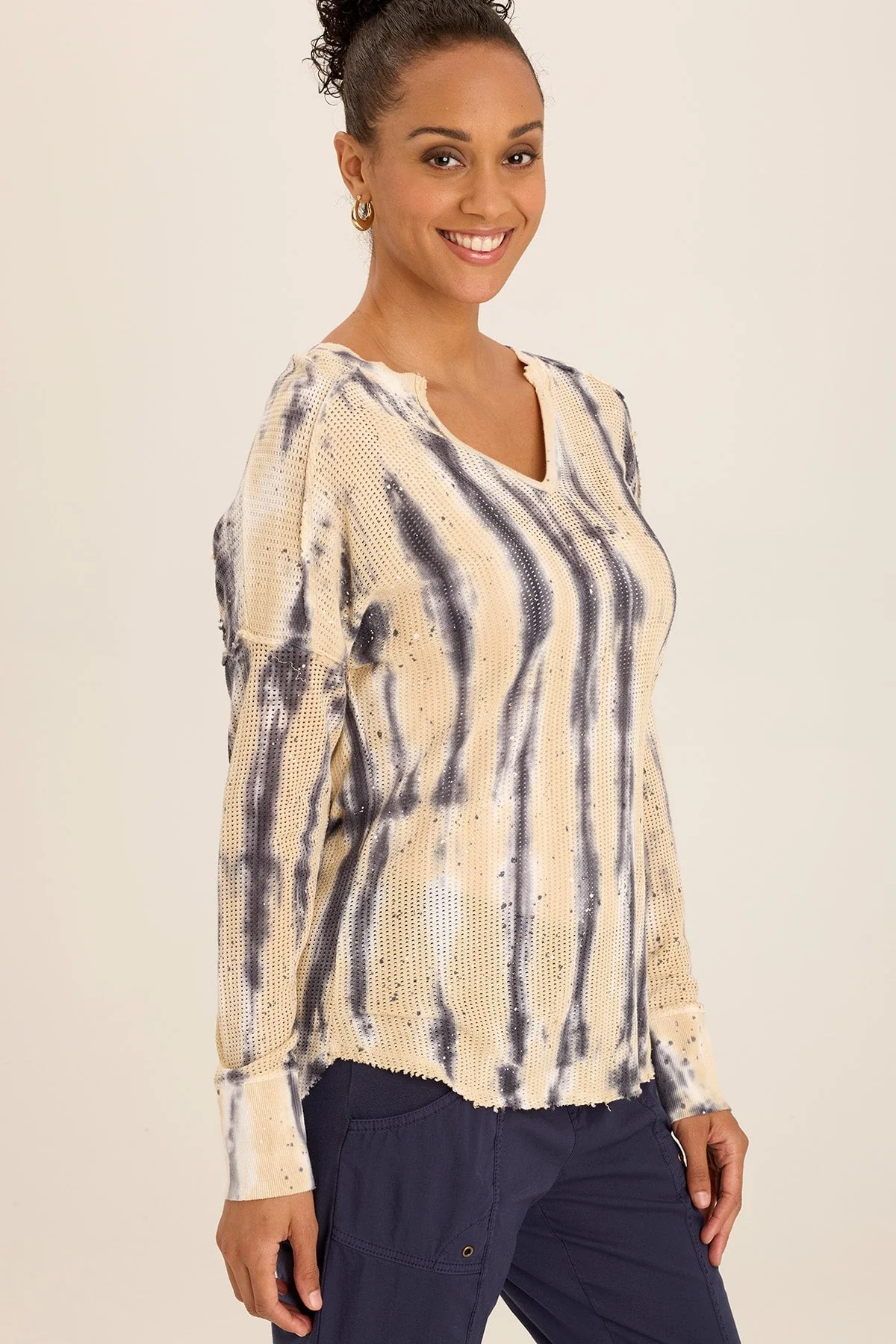 Bullock Mesh V-Neck Pullover - Puhuasuan
