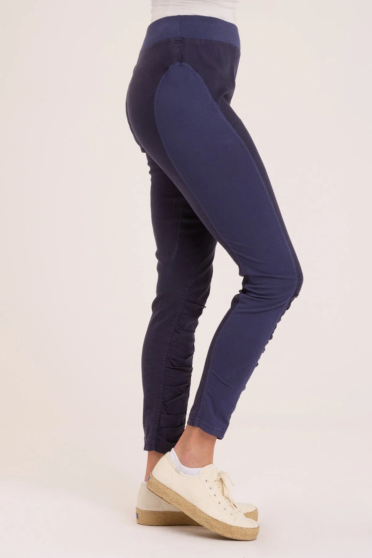 Twill Alexa Legging - Puhuasuan