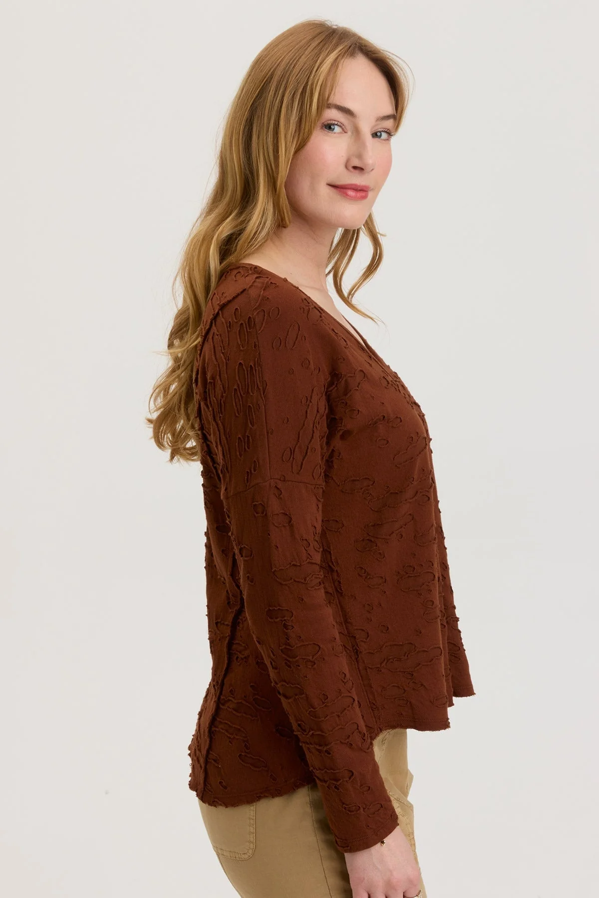 Pavel V-Neck - Puhuasuan