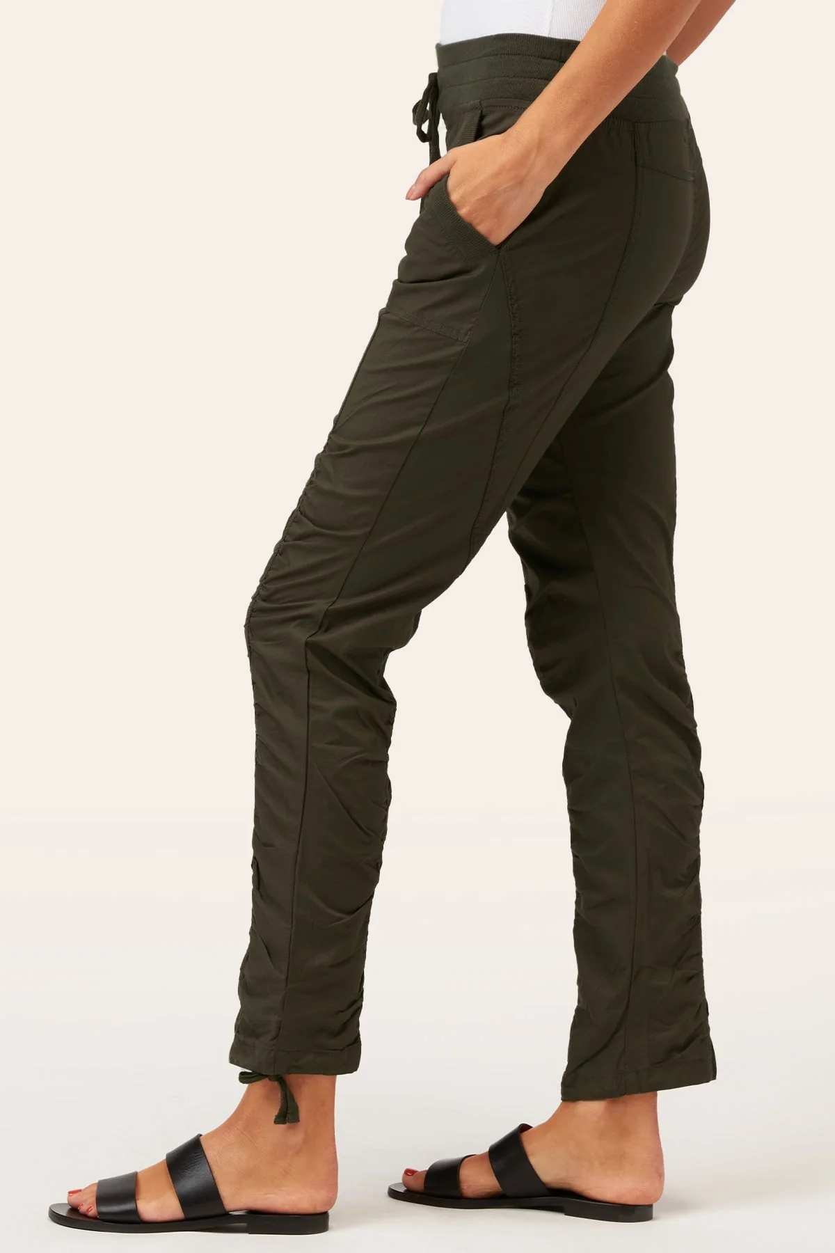 Jules Pant - Puhuasuan