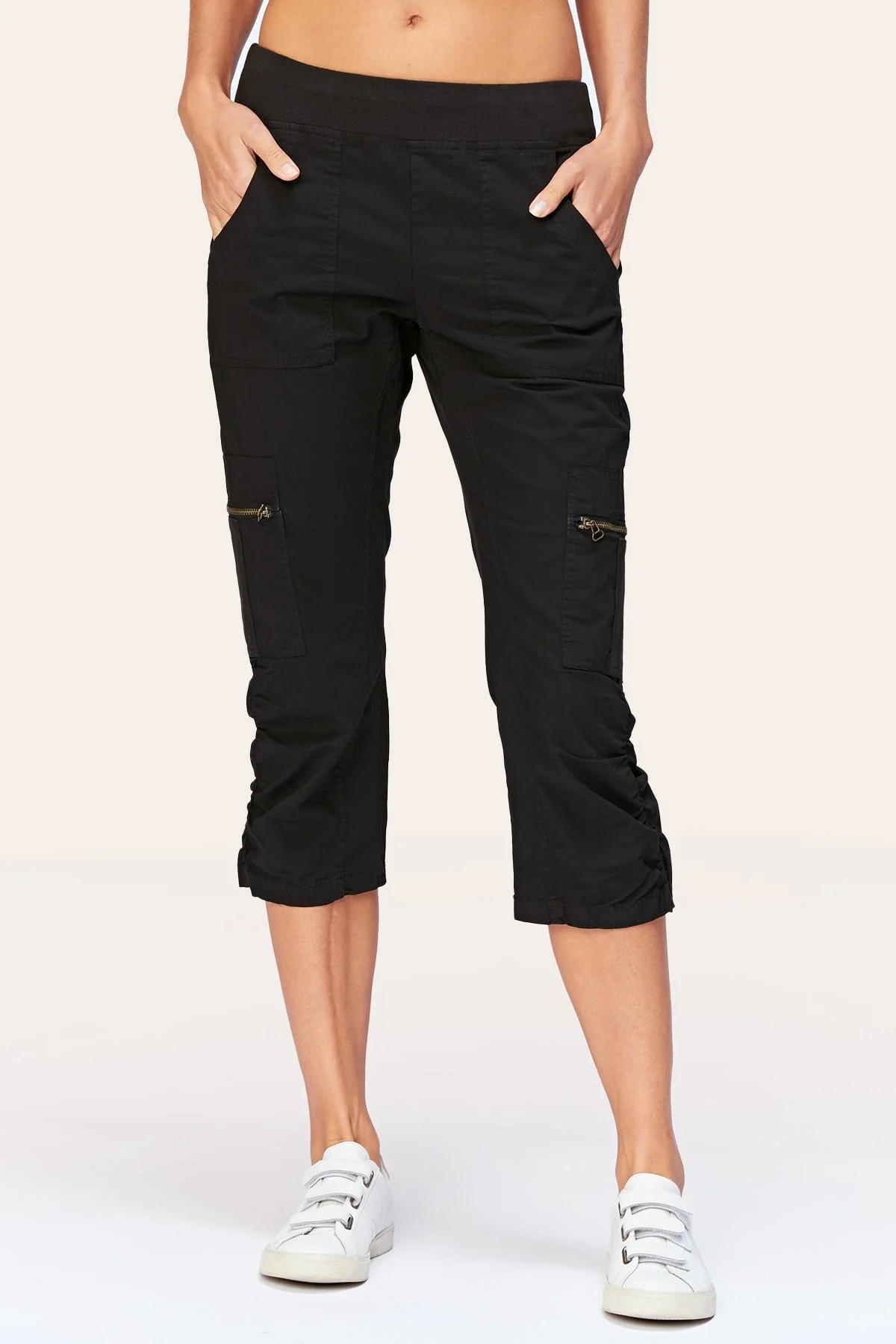 Nadia Crop - Puhuasuan