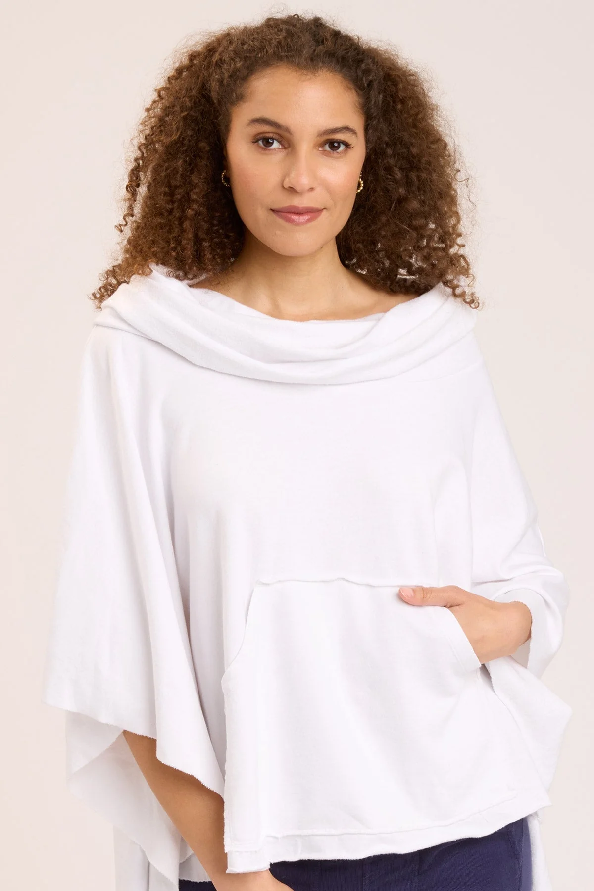 Paige Poncho - Puhuasuan