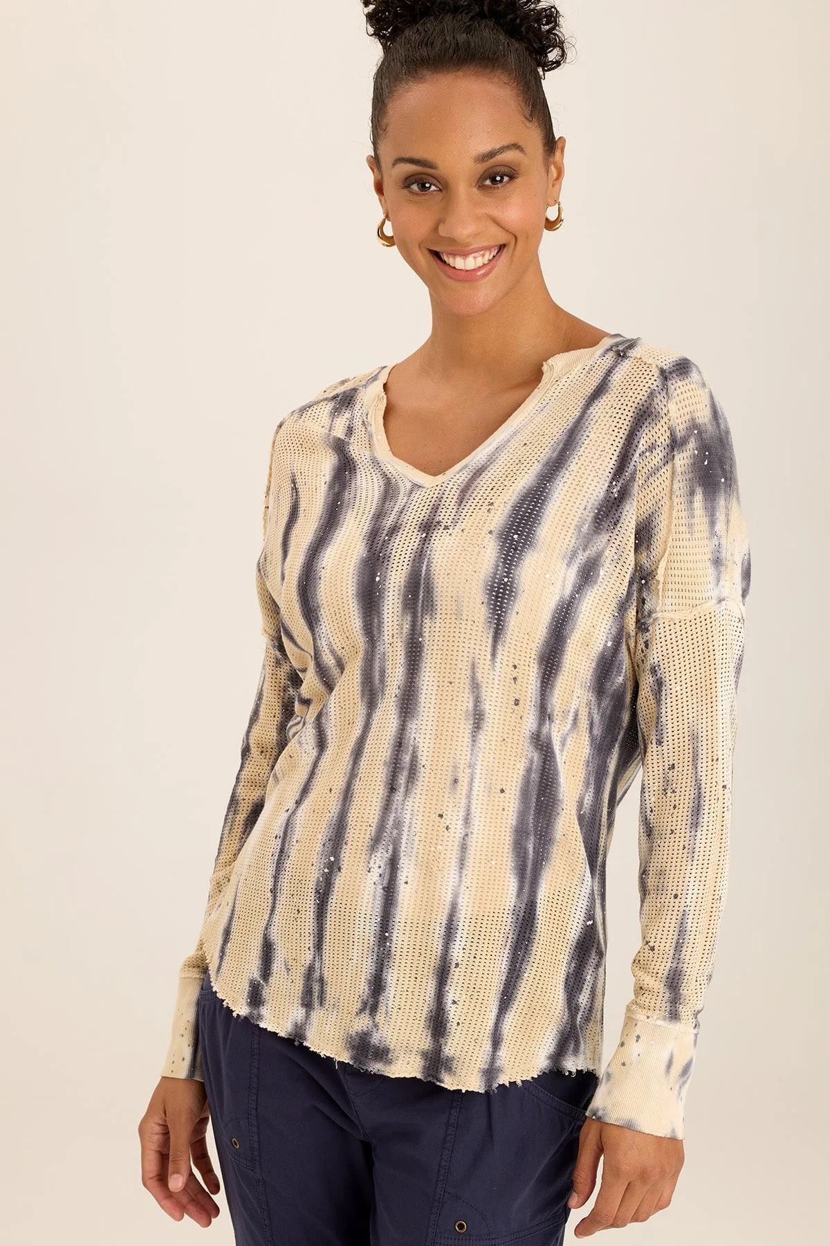 Bullock Mesh V-Neck Pullover - Puhuasuan