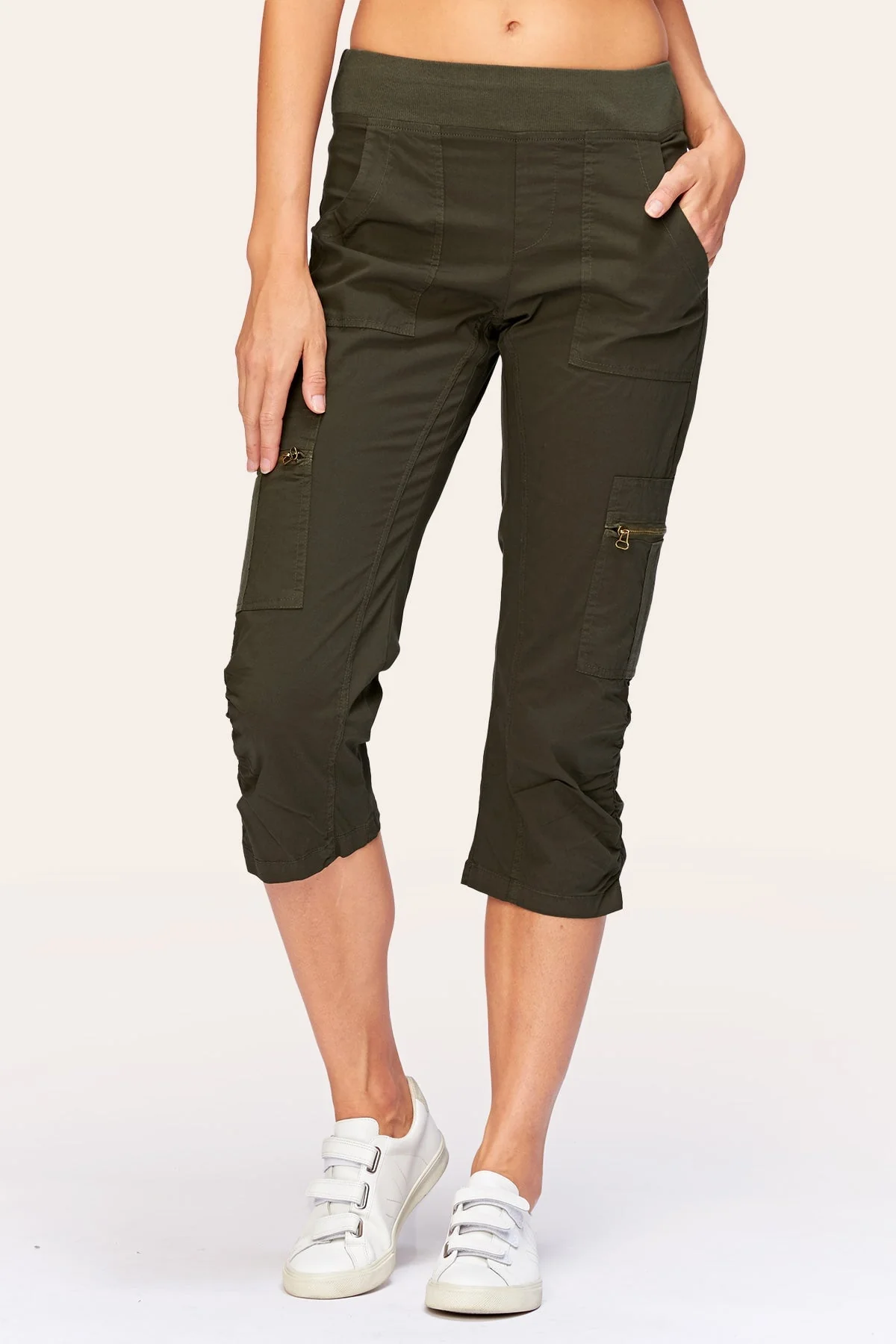 Nadia Crop - Puhuasuan