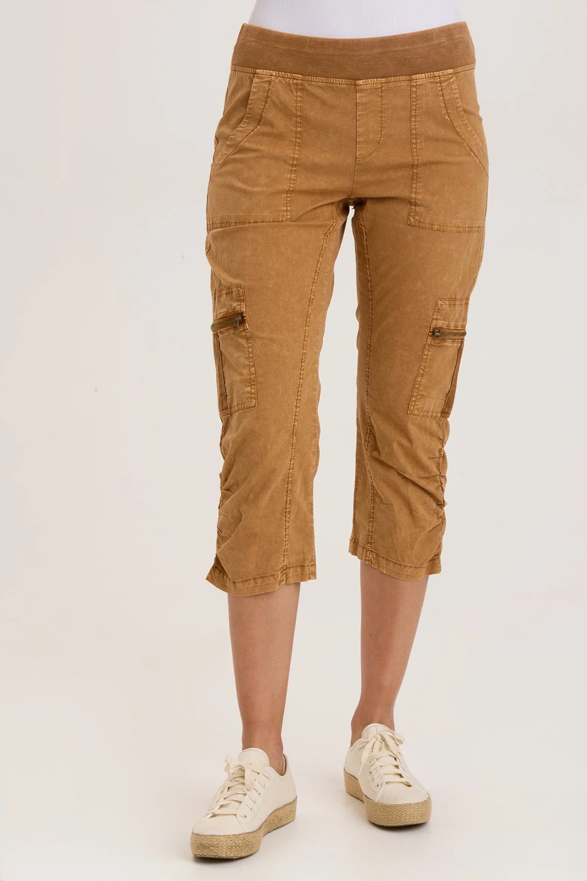 Nadia Crop - Puhuasuan