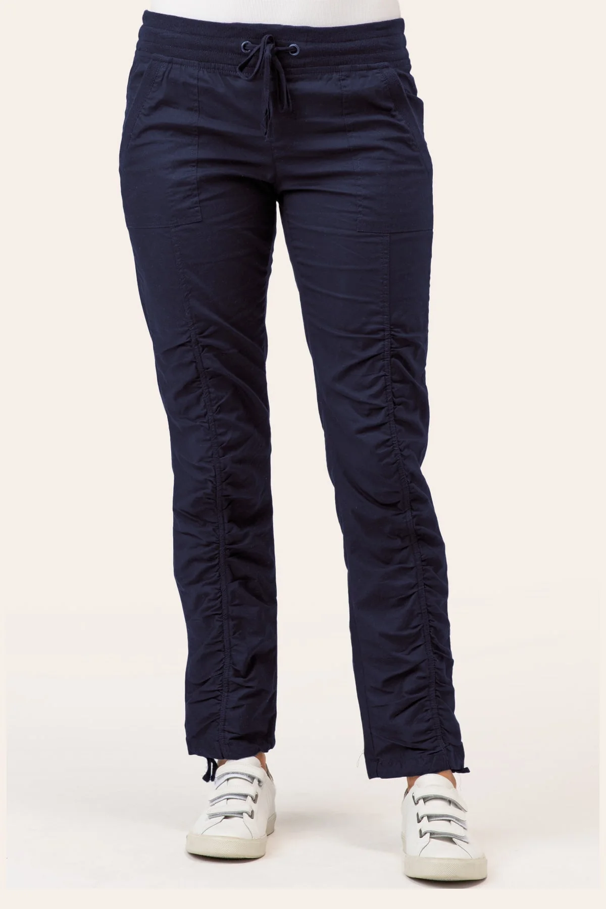 Jules Pant - Puhuasuan