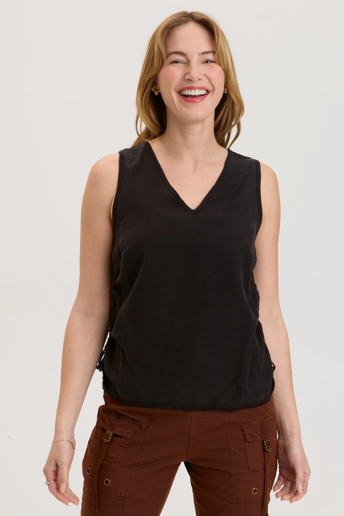 Ileana Tank - Puhuasuan