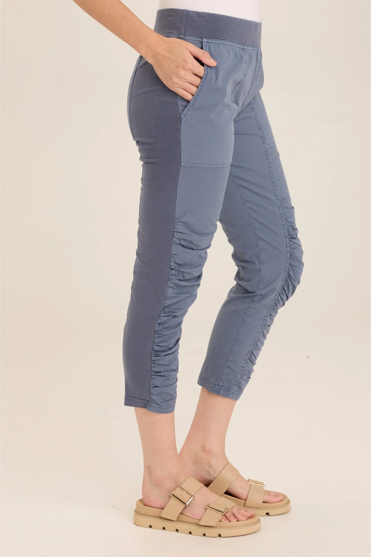 Geyser Pull-On Poplin/Jersey Ruched Crop - Puhuasuan