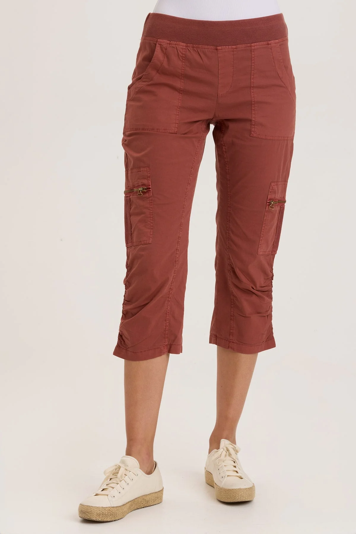 Nadia Crop - Puhuasuan