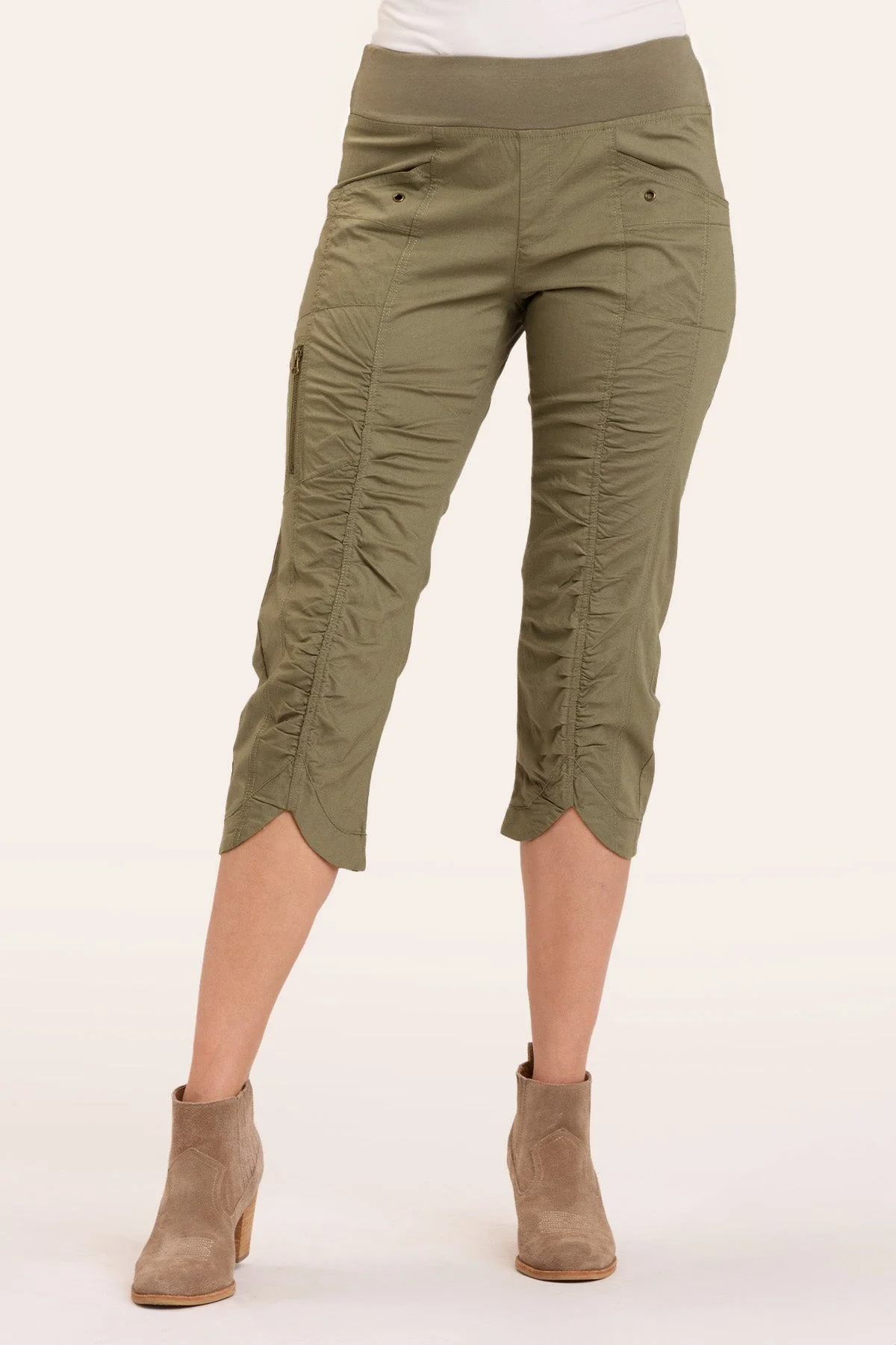 Iris Crop - Puhuasuan