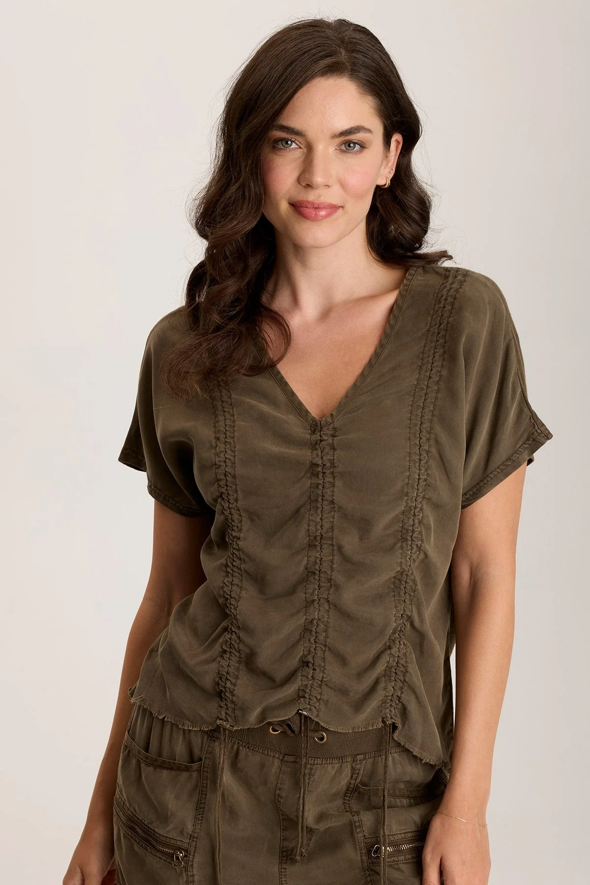 Werner Twill Ruched Cord Relaxed V-Neck Tee - Puhuasuan