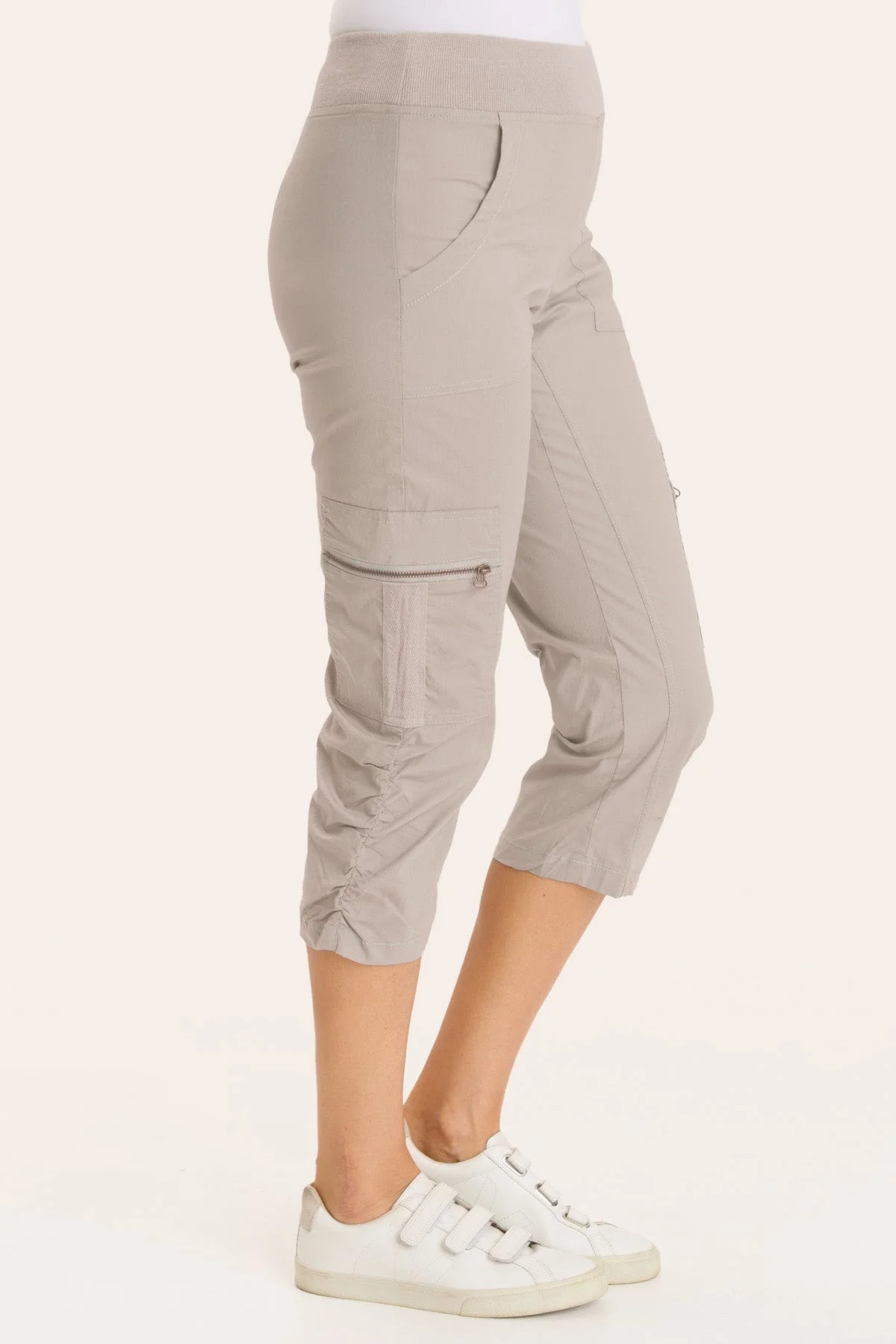 Nadia Crop - Puhuasuan