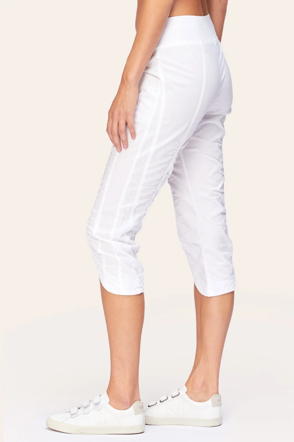 Iris Crop - Puhuasuan