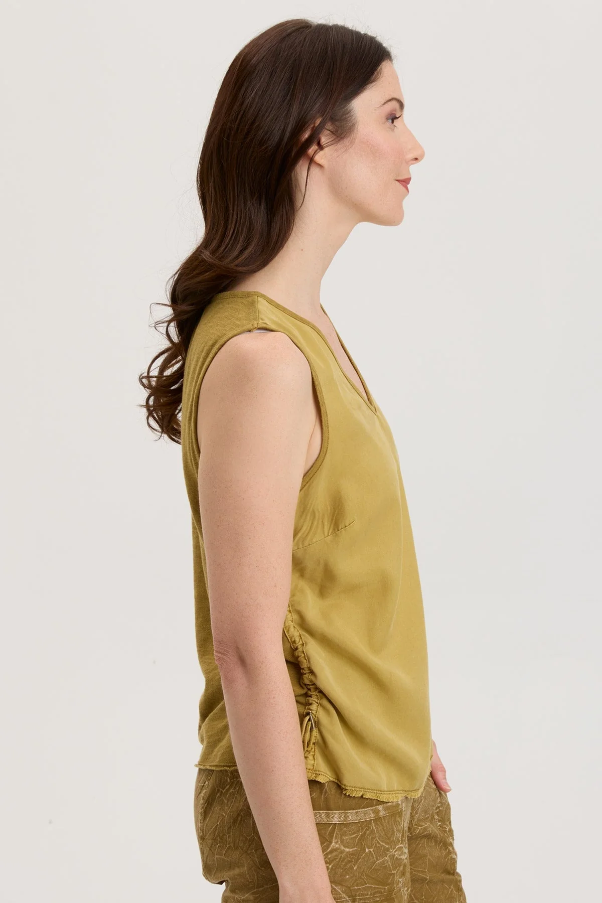 Ileana Tank - Puhuasuan