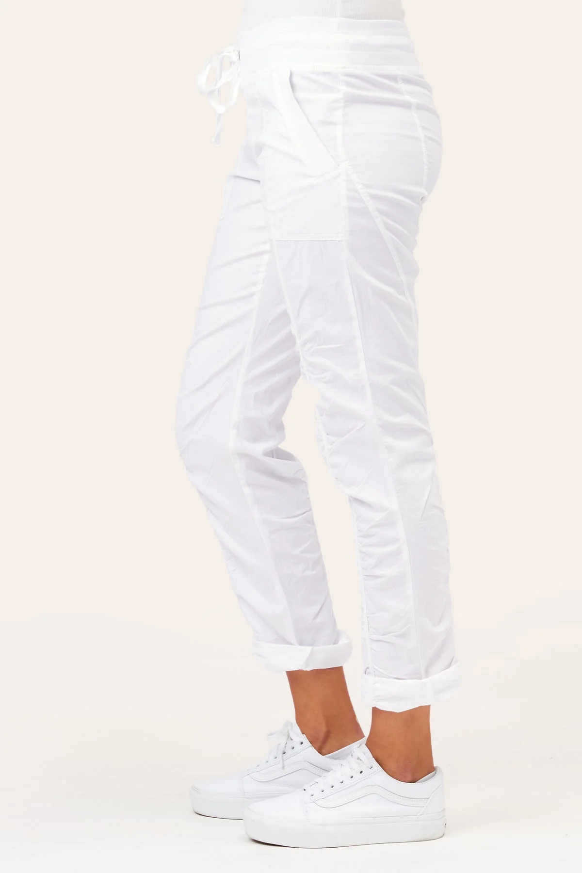 Jules Pant - Puhuasuan