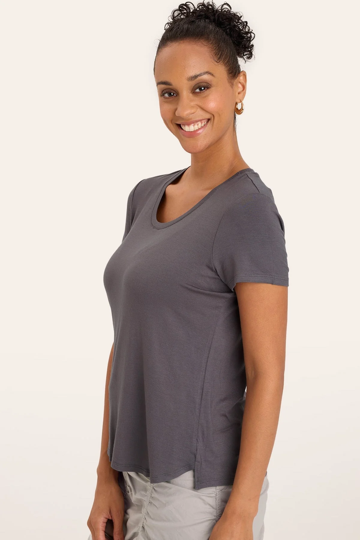 Authority Tee - Puhuasuan