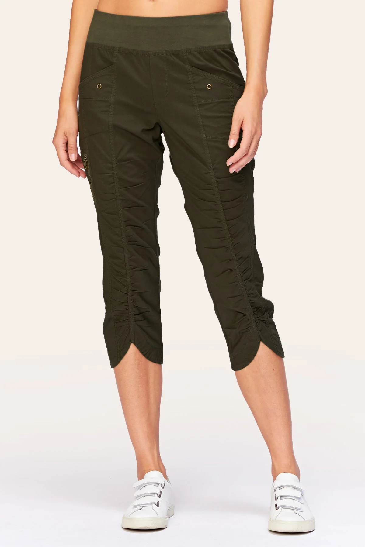 Iris Crop - Puhuasuan