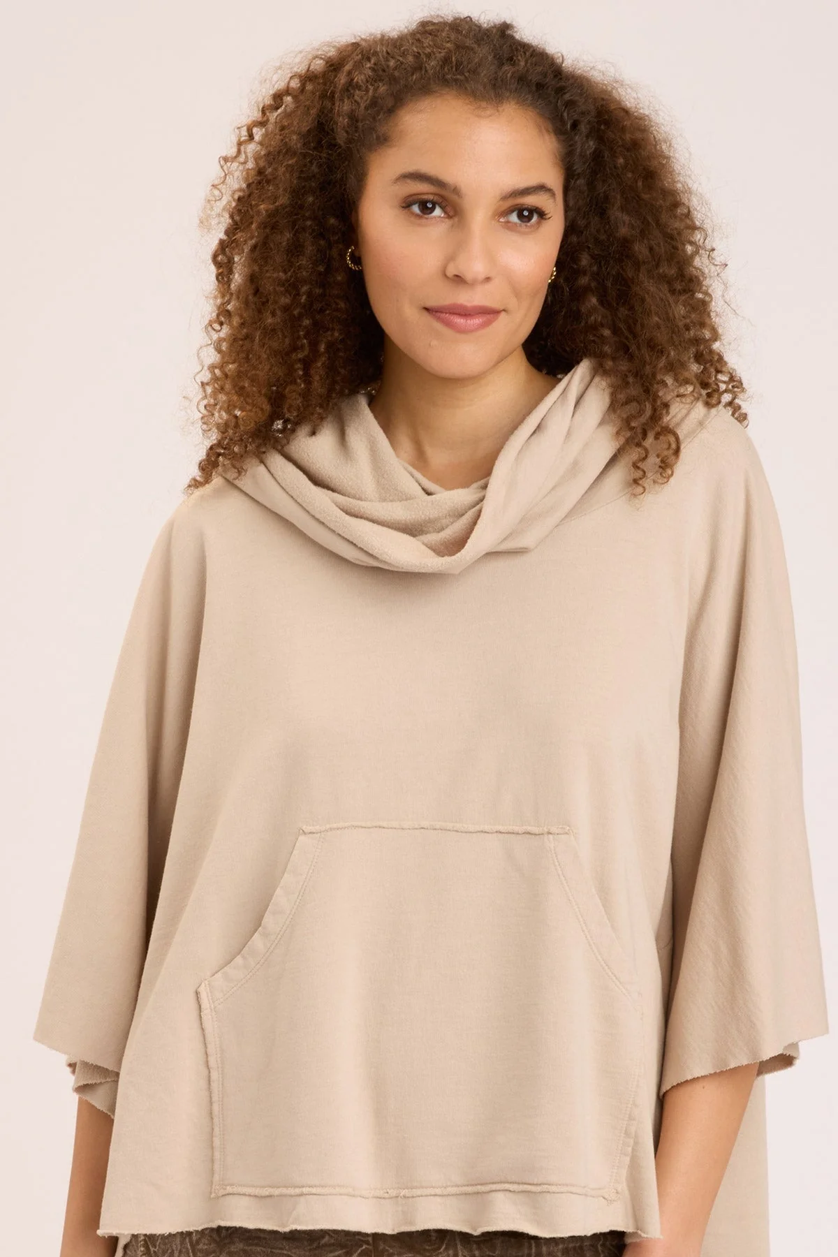 Paige Poncho - Puhuasuan