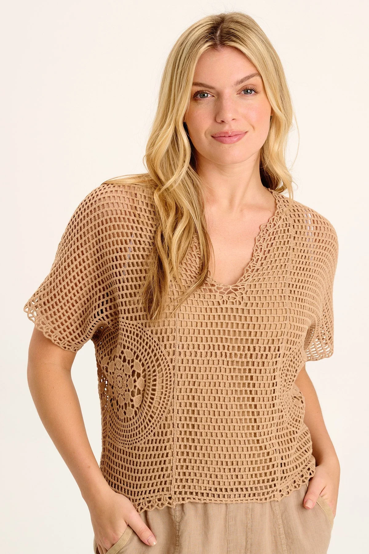 Centre Crochet Layered Top - Puhuasuan
