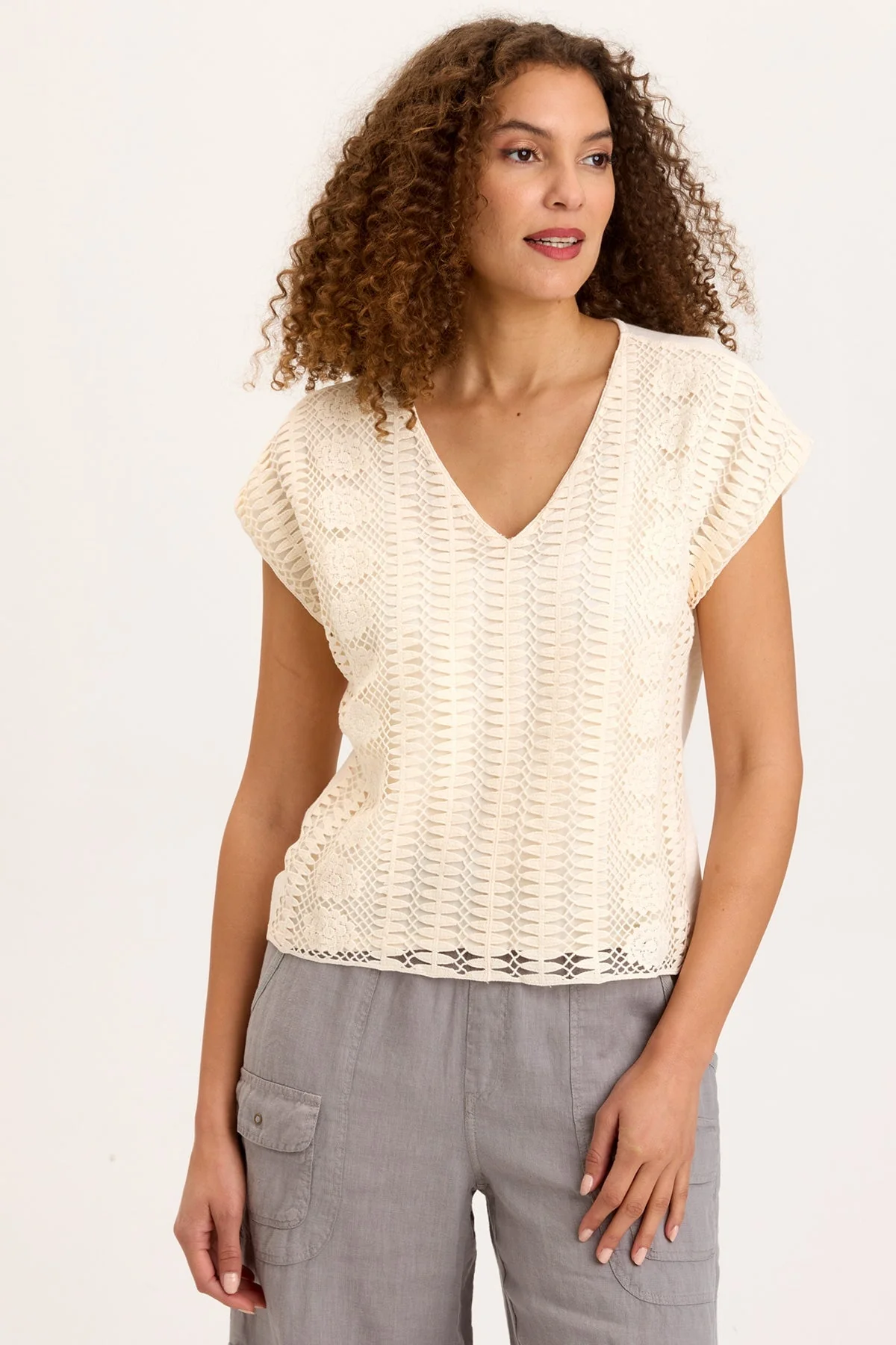 Eaves Top - Puhuasuan